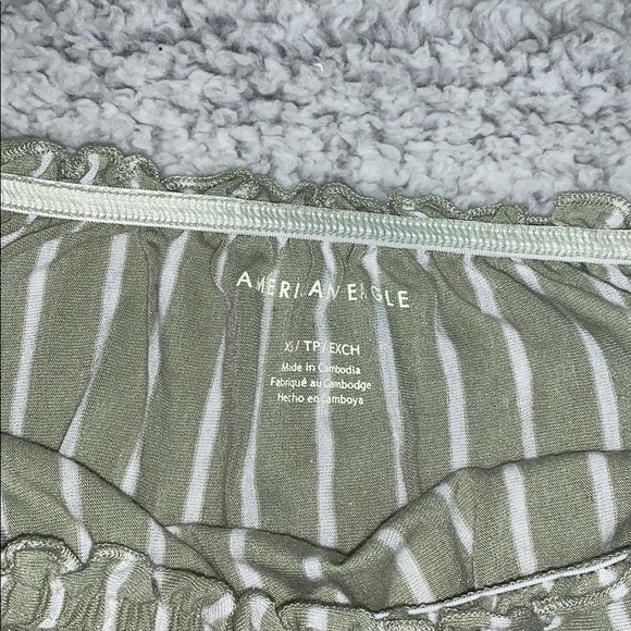 Striped off the shoulder top - Picture 3 of 4